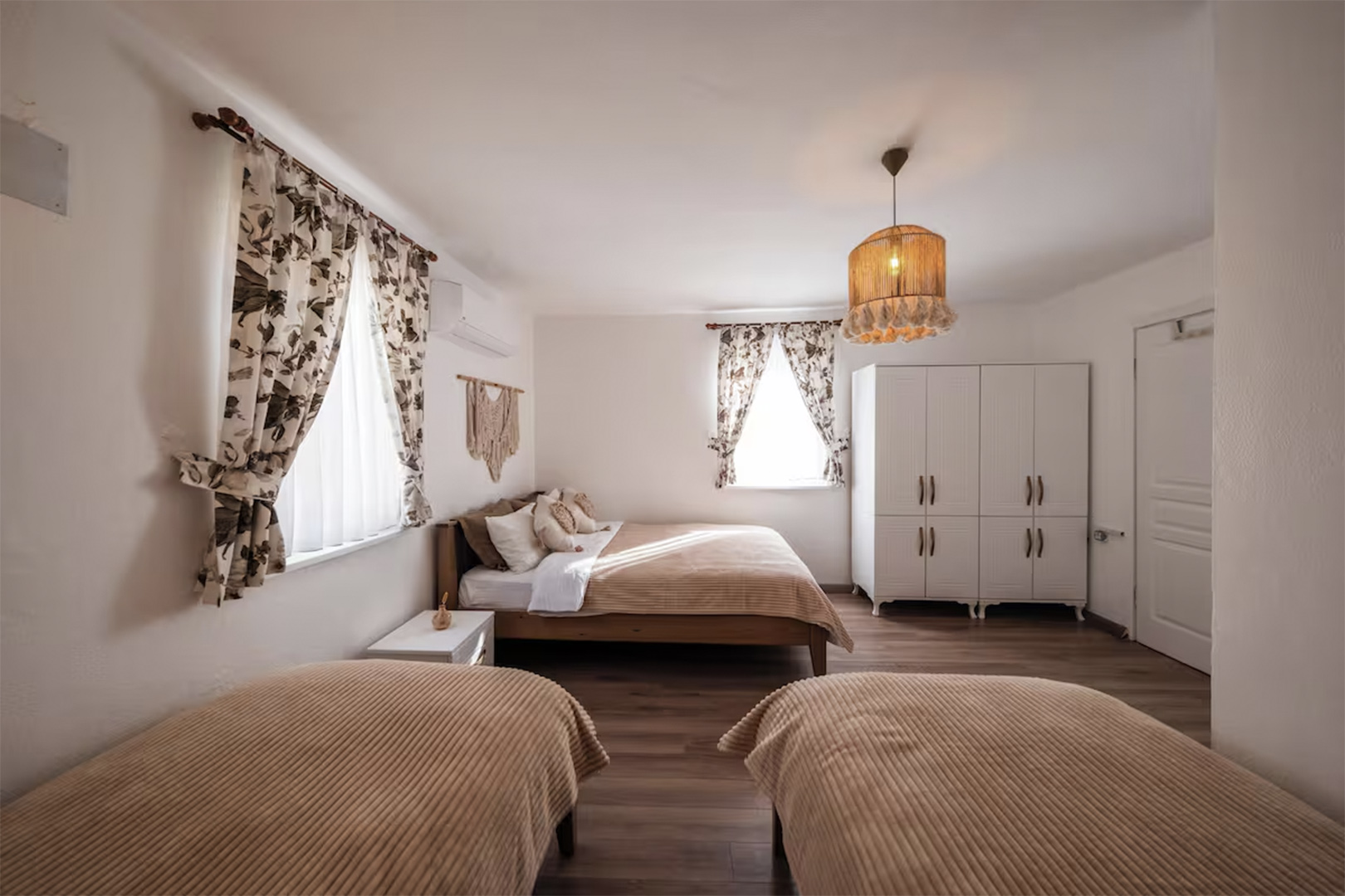 Yesim Room
