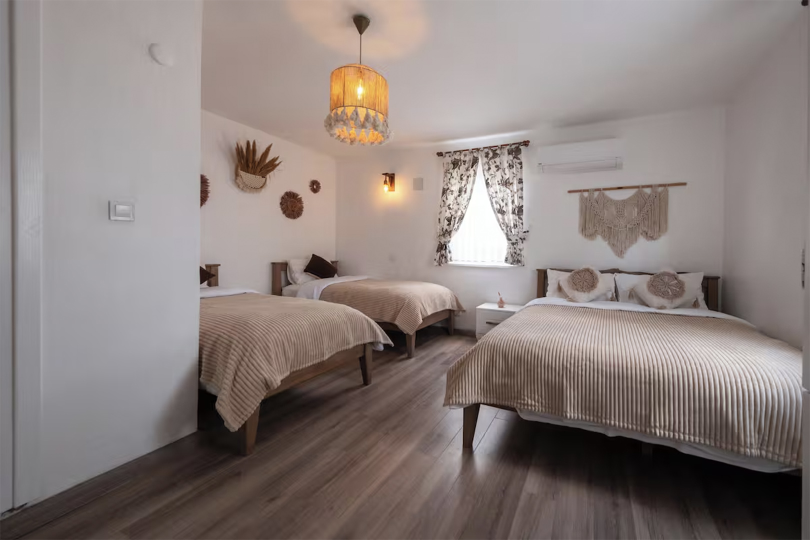 Yesim Room