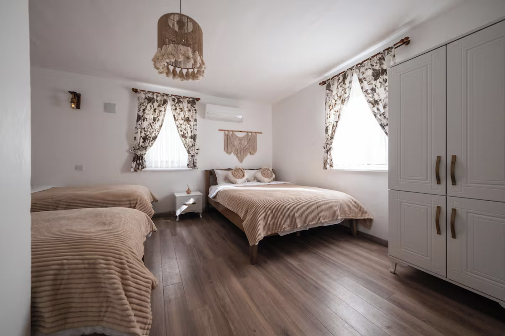 Yesim Room